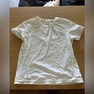Lululemon t shirt size 4